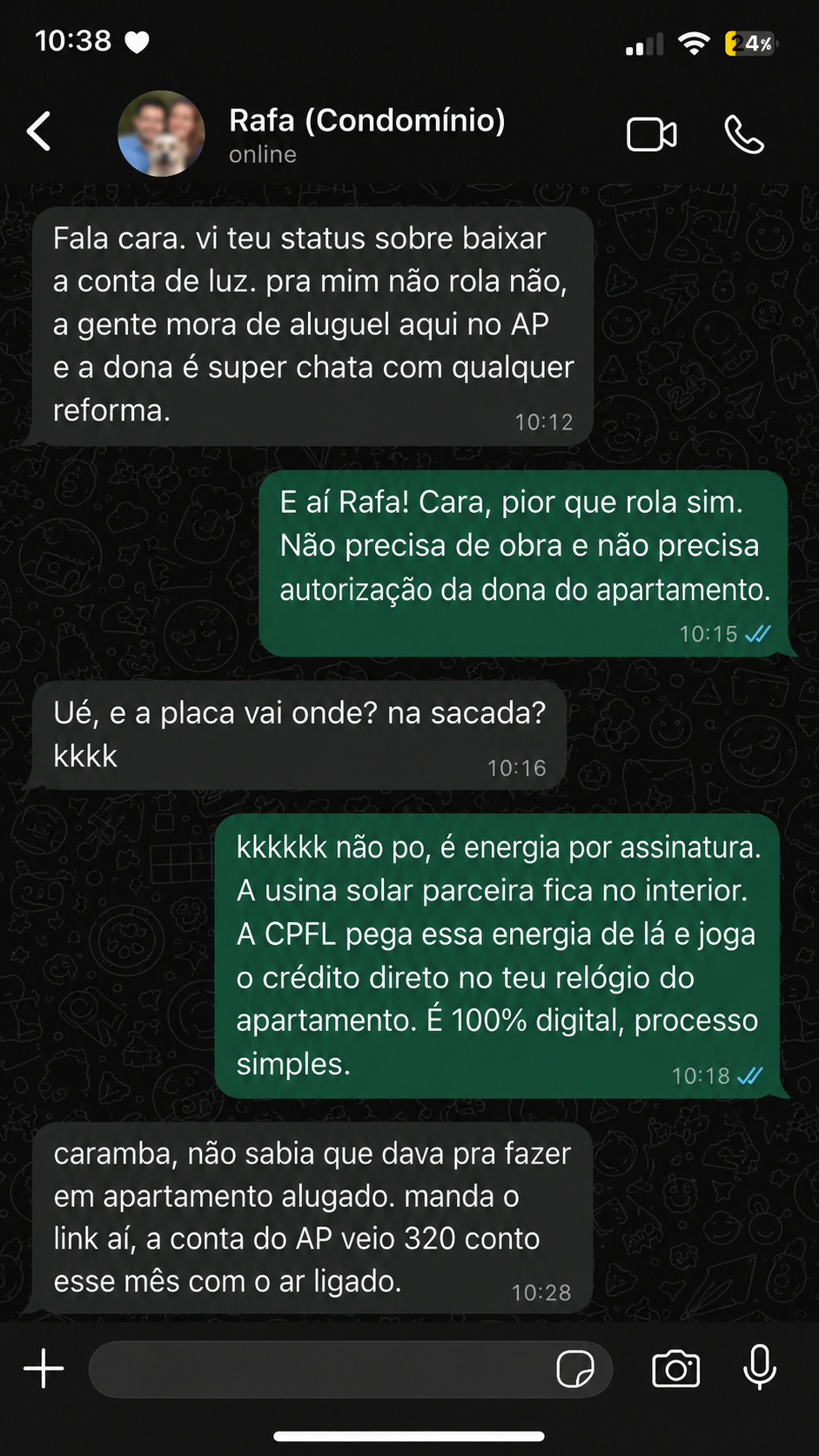 Conversa de WhatsApp ilustrativa sobre conta de luz, economia e próximos passos.